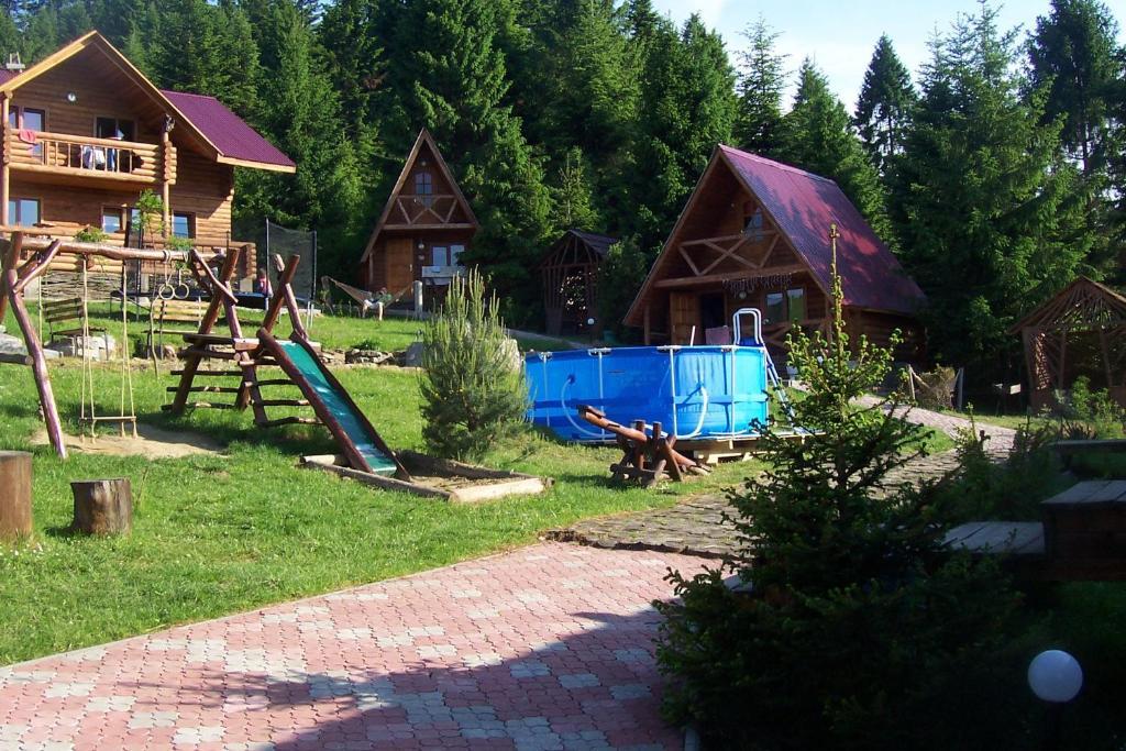 Boykivskiy Dvir Hotell Yasenitsa Zamkova Exteriör bild